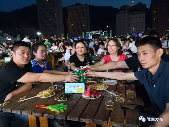 好嗨喲！隴南第一屆青島啤酒節(jié)開幕啦，為期8天