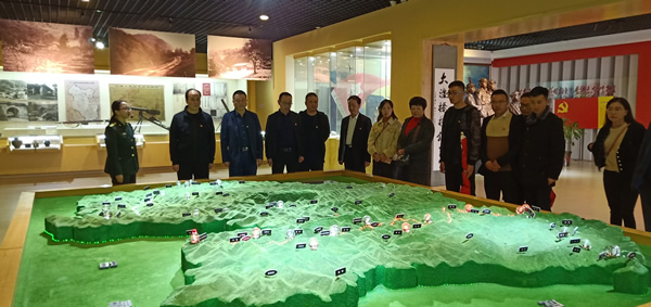市龍江集團開展“不忘初心、牢記使命”主題黨日活動